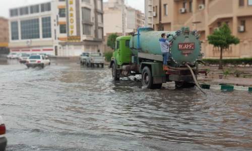 اعزام دستگاه‌های سپتیک‌ تانک نفت‌خیز جنوب برای رفع آبگرفتگی‌های اهواز