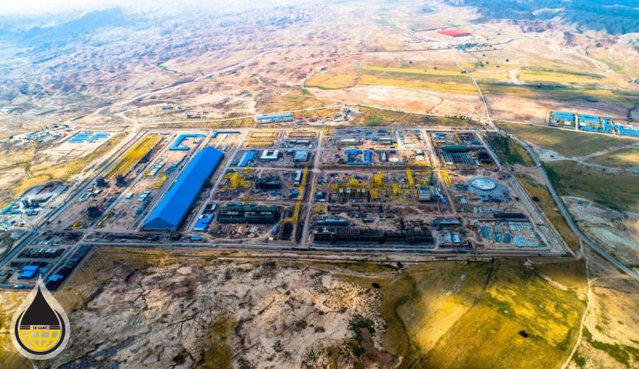 استاندارخوزستان: تکمیل زنجیره‌های نفت و گاز از اولویت‌های دولت سیزدهم است