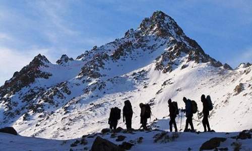 فتح قله الوند همدان توسط کارکنان پتروشیمی بندر امام