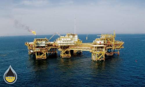 وزير الداخلية الإيراني يتفقد الحقول النفطية المشتركة في محافظة بوشهر