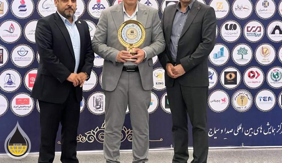 مدیرعامل هلدینگ پتروپالایش اصفهان نشان عالی مدیر سال را کسب کرد