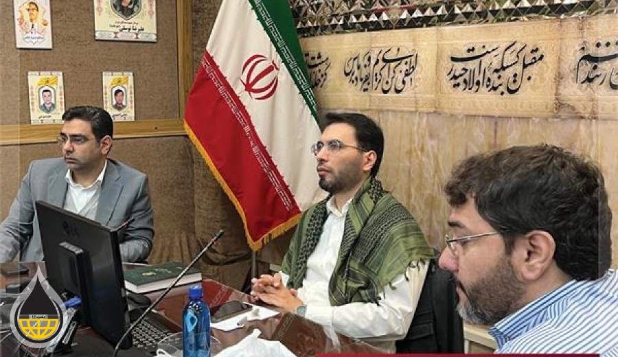 برگزاری جلسه شورای‌مدیران پتروشیمی امیرکبیر در حرم رضوی