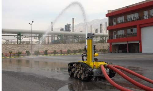 برای اولین بار در صنایع کشور: آتش نشانی شرکت پتروشیمی زاگرس به ربات آتش نشان مجهز شد