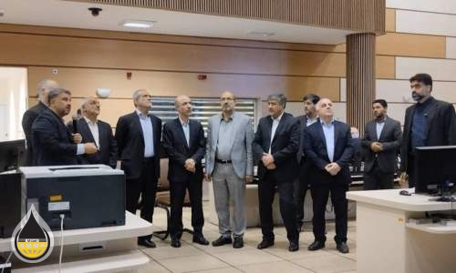 حضور رئیس جمهور در مرکز دیسپاچینگ برق در روزهای پر مشغله دولت