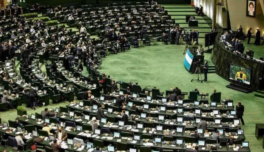 استعفاء از نمایندگی در ادوار دوازده‌گانه مجلس/چند نماینده راهی پاستور شدند؟